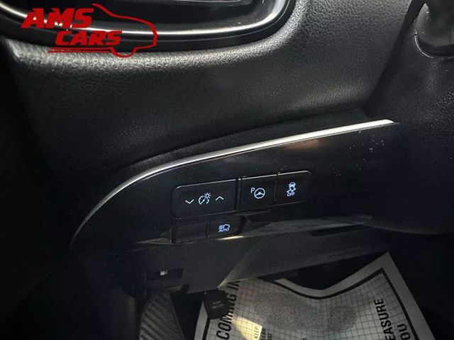 2019 Toyota Prius - Image 37