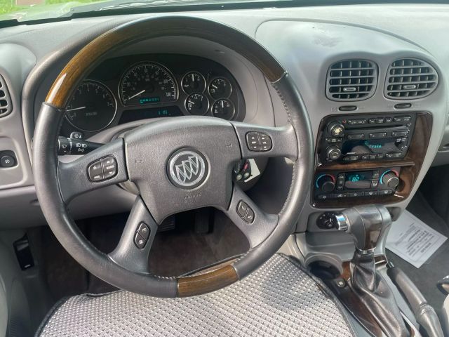 2005 Buick Rainier - Image 9