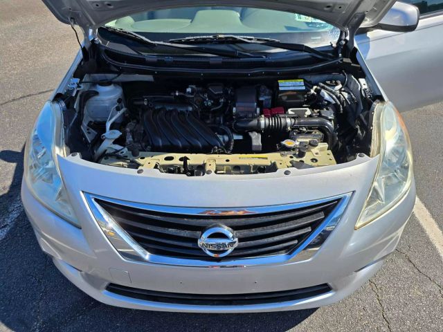 2013 Nissan Versa Sv Sedan 4d - Image 12