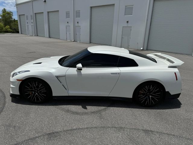 2024 Nissan Gt-r - Image 28