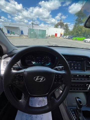 2017 Hyundai Sonata Sedan 4d - Image 17