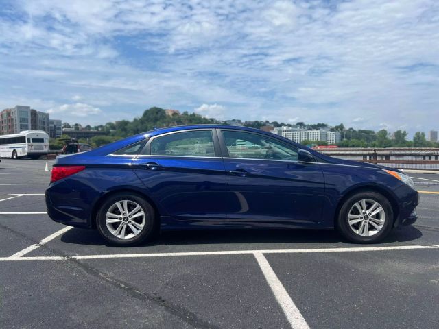 2013 Hyundai Sonata Gls Sedan 4d - Image 7