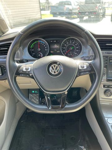 2016 Volkswagen E-golf - Image 27