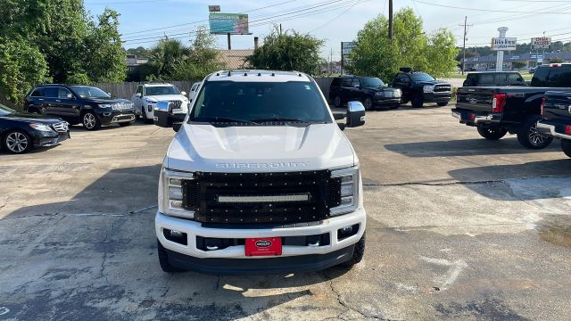 2019 Ford F250 Super Duty Crew Cab - Image 18