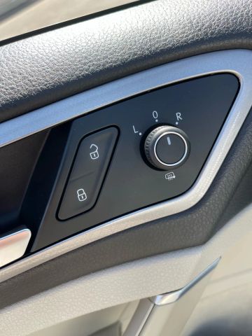 2016 Volkswagen E-golf - Image 33