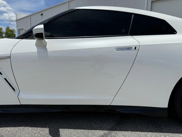 2024 Nissan Gt-r - Image 30