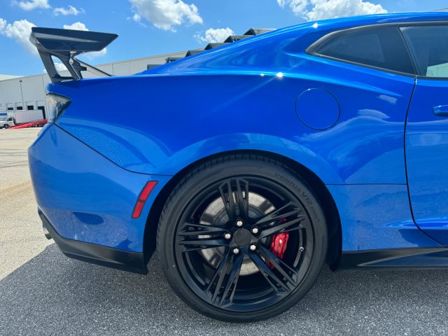 2018 Chevrolet Camaro - Image 10