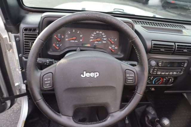2005 Jeep Wrangler - Image 3
