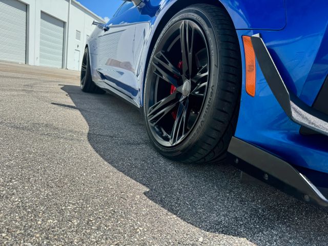 2018 Chevrolet Camaro - Image 5