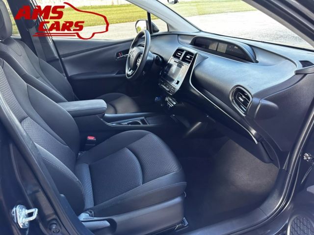 2019 Toyota Prius - Image 18