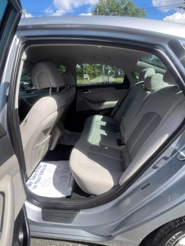 2017 Hyundai Sonata Sedan 4d - Image 13