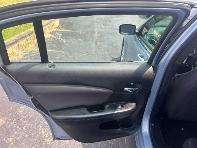 2012 Chrysler 200 - Image 16