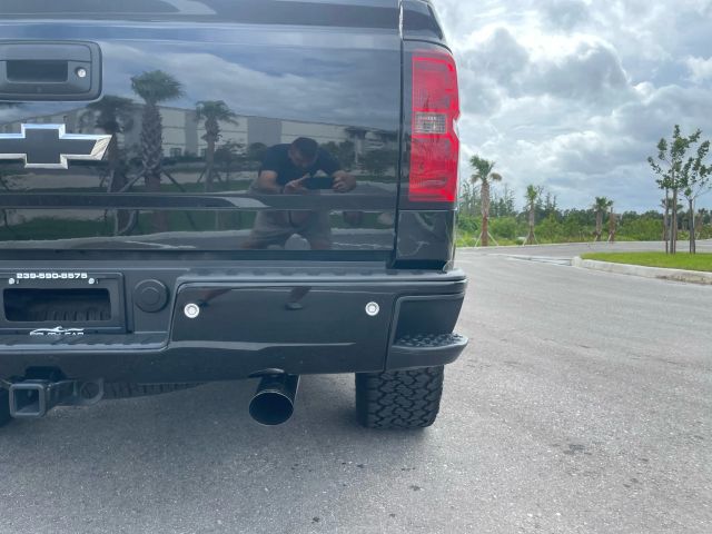2015 Chevrolet Silverado 1500 Crew Cab - Image 23