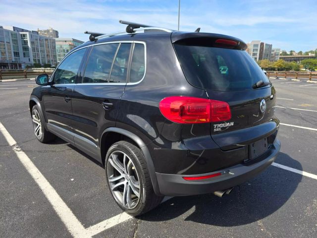 2017 Volkswagen Tiguan 2.0t Sel 4motion Sport Utility 4d - Image 6