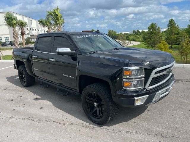 2015 Chevrolet Silverado 1500 Crew Cab - Image 4