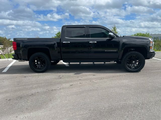 2015 Chevrolet Silverado 1500 Crew Cab - Image 8