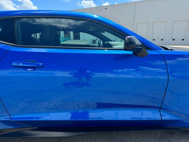 2018 Chevrolet Camaro - Image 9