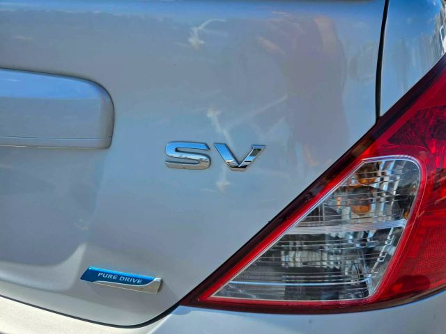 2013 Nissan Versa Sv Sedan 4d - Image 16