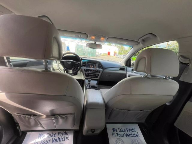 2017 Hyundai Sonata Sedan 4d - Image 15