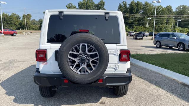 2024 Jeep Wrangler 4-Door Sahara photo 4