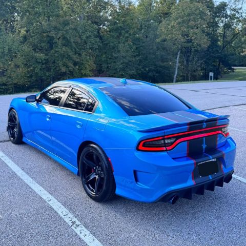 2018 Dodge Charger - Image 2