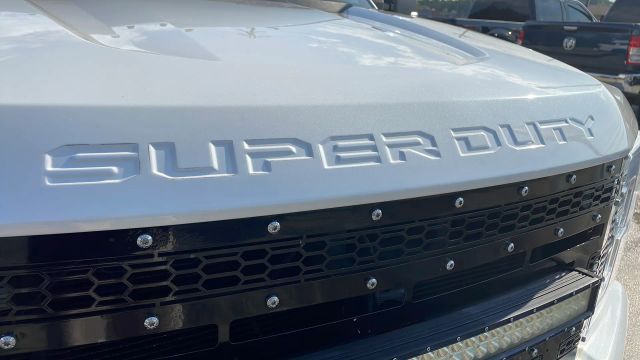 2019 Ford F250 Super Duty Crew Cab - Image 21