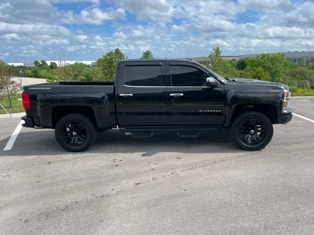 2015 Chevrolet Silverado 1500 Crew Cab - Image 9