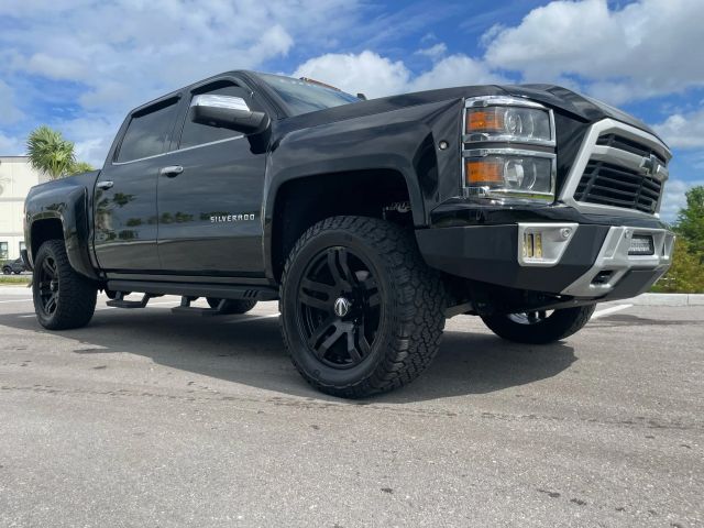 2015 Chevrolet Silverado 1500 Crew Cab - Image 2