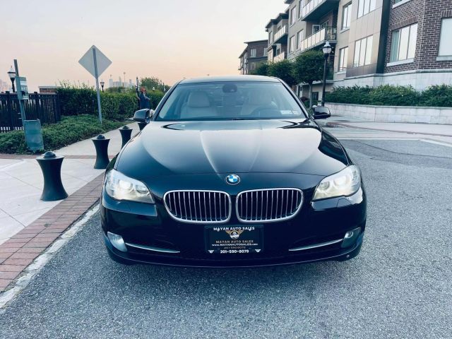 2011 Bmw 5 Series 535i Xdrive Sedan 4d - Image 2
