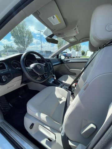 2016 Volkswagen E-golf - Image 18