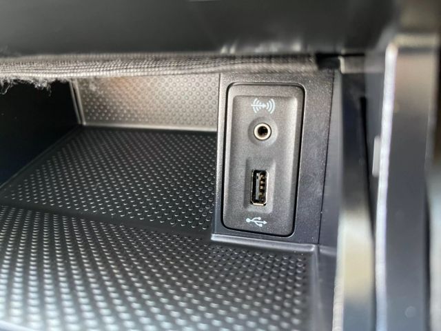 2016 Volkswagen E-golf - Image 41