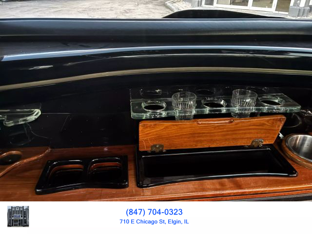 2006 LINCOLN TOWN CAR PASSENGER V8, 4.6 LITER EXECUTIVE L SEDAN 4D