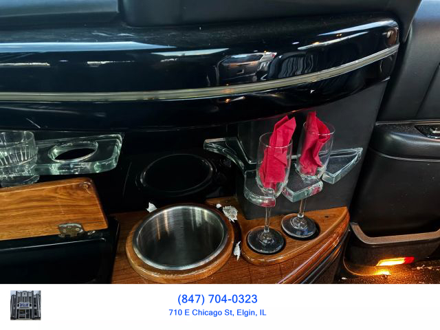2006 LINCOLN TOWN CAR PASSENGER V8, 4.6 LITER EXECUTIVE L SEDAN 4D
