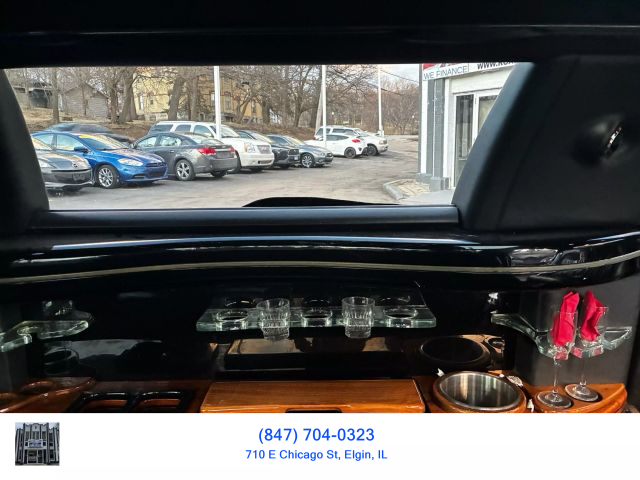 2006 LINCOLN TOWN CAR PASSENGER V8, 4.6 LITER EXECUTIVE L SEDAN 4D
