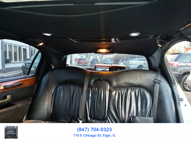 2006 LINCOLN TOWN CAR PASSENGER V8, 4.6 LITER EXECUTIVE L SEDAN 4D