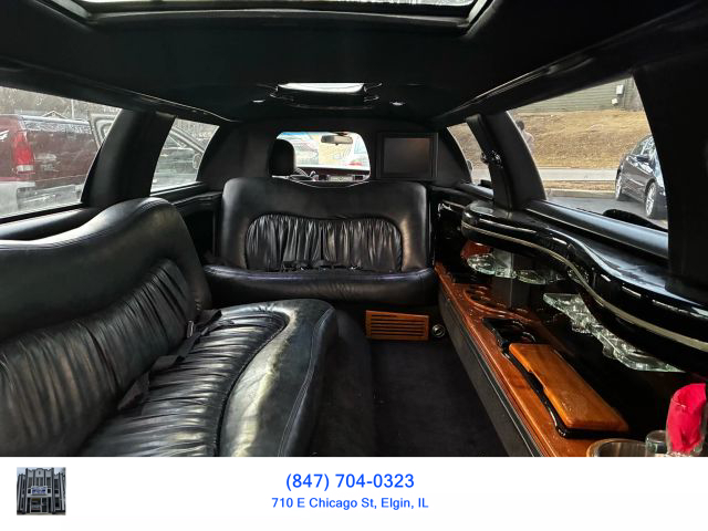 2006 LINCOLN TOWN CAR PASSENGER V8, 4.6 LITER EXECUTIVE L SEDAN 4D