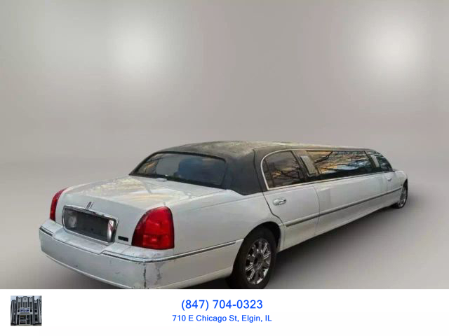 2006 LINCOLN TOWN CAR PASSENGER V8, 4.6 LITER EXECUTIVE L SEDAN 4D