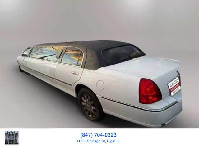 2006 LINCOLN TOWN CAR PASSENGER V8, 4.6 LITER EXECUTIVE L SEDAN 4D