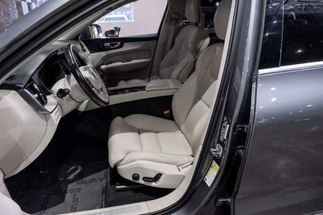 2018 Volvo Xc60 T5 Inscription Sport Utility 4d - Image 4