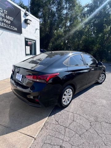 2018 Hyundai Accent Se Sedan 4d - Image 4