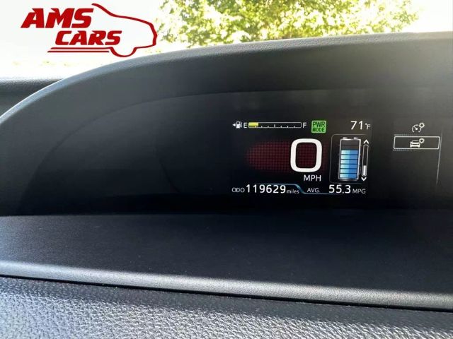 2019 Toyota Prius - Image 32