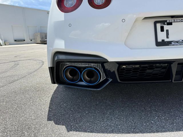 2024 Nissan Gt-r - Image 21