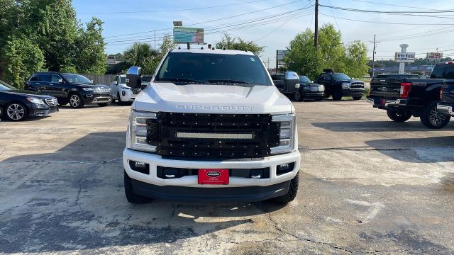 2019 Ford F250 Super Duty Crew Cab - Image 17