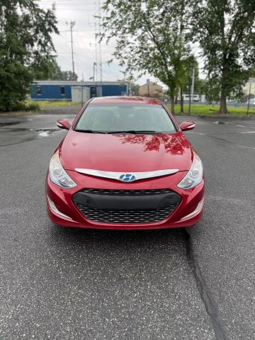 2013 Hyundai Sonata Hybrid Limited Sedan 4d - Image 2