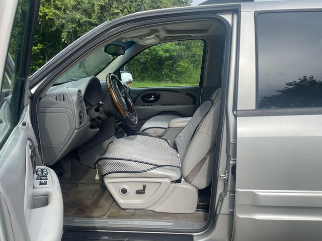 2005 Buick Rainier - Image 10