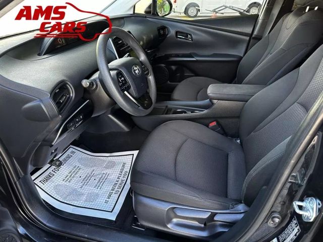 2019 Toyota Prius - Image 11