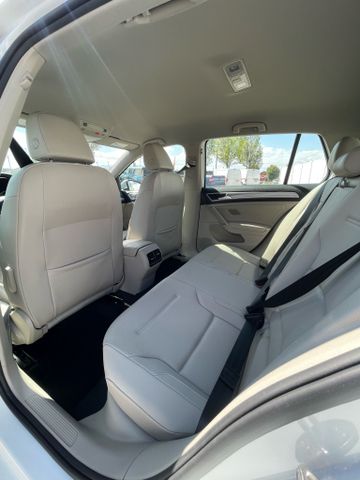 2016 Volkswagen E-golf - Image 20