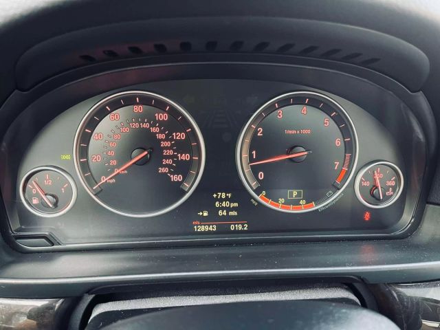 2011 Bmw 5 Series 535i Xdrive Sedan 4d - Image 32