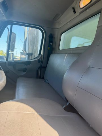 2019 Freightliner M106 - Image 6
