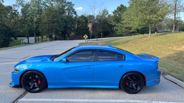 2018 Dodge Charger - Image 10